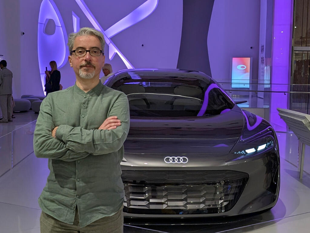 Simone Dongu at the Museum of the Future, Dubai 2024 Simone Dongu at the Museum of the Future, Dubai 2024